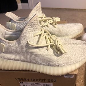 Yeezy 350 V2 butter size 9 1/2